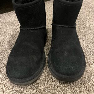 Ugg Mini US size 4